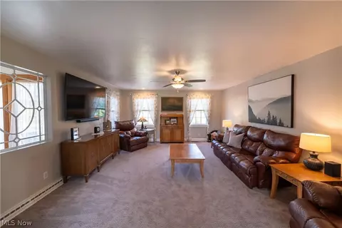 Living - 13350 South Ave, Columbiana, OH 44408 photo 2 of 2