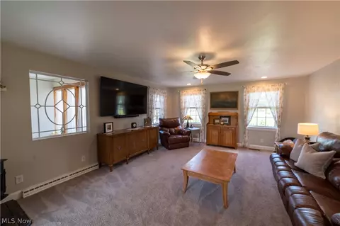 Living - 13350 South Ave, Columbiana, OH 44408 photo 1 of 2