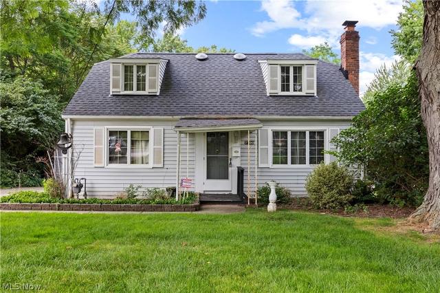 7790 Lewis Rd, Olmsted Falls, OH 44138
