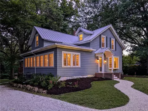 4450 Greenwich Rd, Norton, OH 44203