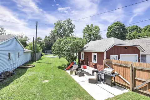 1944 E 45th St, Ashtabula, OH 44004 photo 7