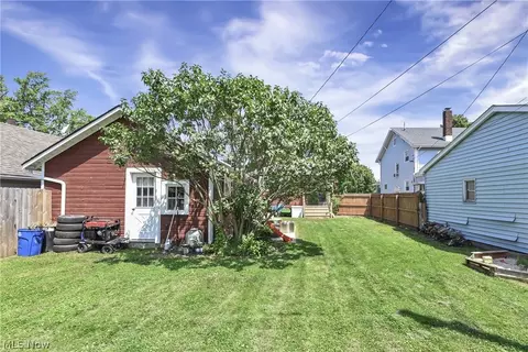 1944 E 45th St, Ashtabula, OH 44004 photo 10