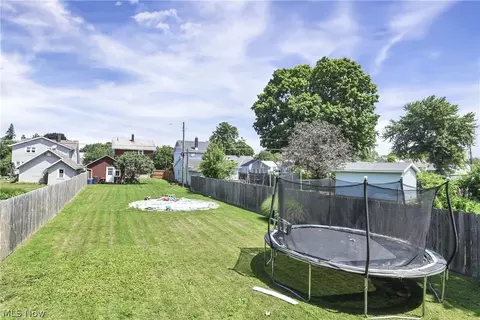 1944 E 45th St, Ashtabula, OH 44004 photo 9