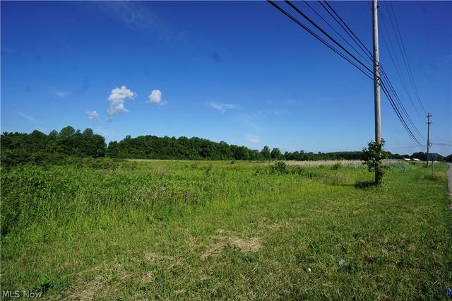 Ridge N N Ridge Road, Madison, OH 44057