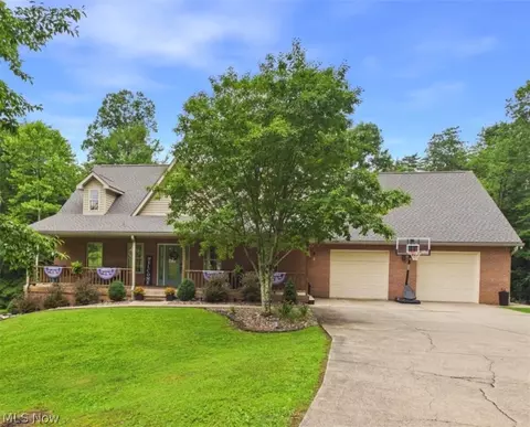 201 Addison Dr, Parkersburg, WV 26104