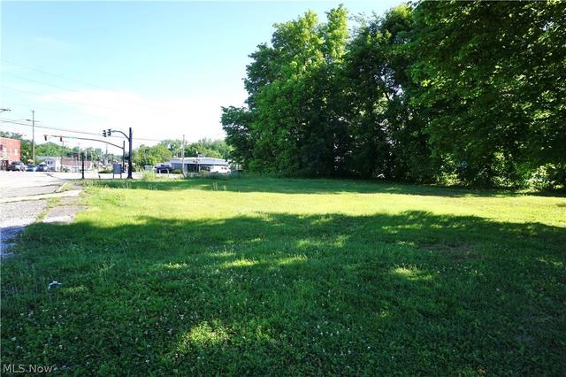 6 E Main St, Madison, OH 44057