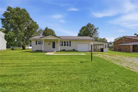 79 W 5th St, Frazeysburg, OH 43822