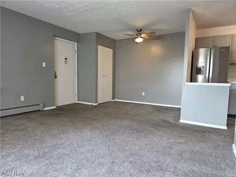 Living - 16101 E Maple Park Dr #12B, Maple Heights, OH 44137 photo 3 of 4