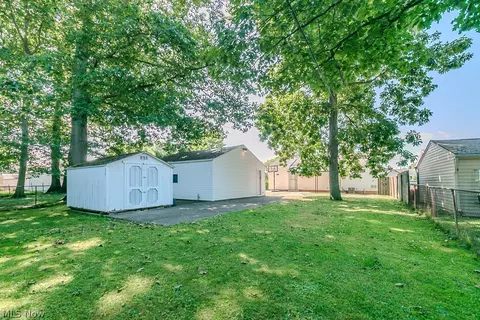 31505 Daniel Dr, Willowick, OH 44095 photo 30