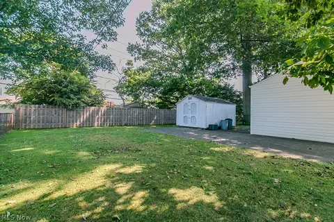 31505 Daniel Dr, Willowick, OH 44095 photo 29