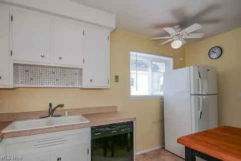 31505 Daniel Dr, Willowick, OH 44095 photo 8