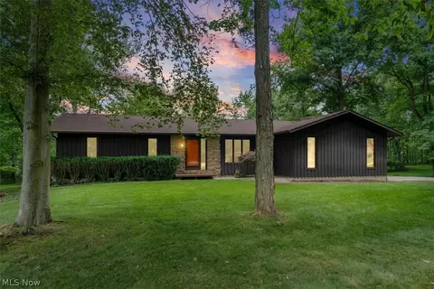 409 Whittlesey Dr, Tallmadge, OH 44278