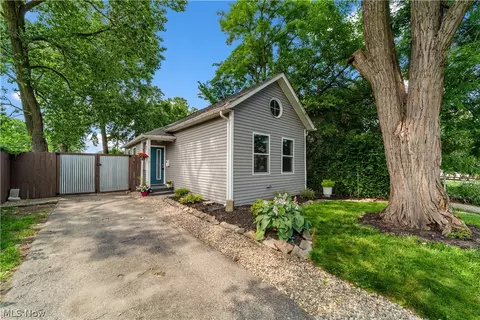 1615 Auburn Ave, Cleveland, OH 44113