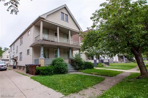4028 E 53rd St, Newburgh Heights, OH 44105