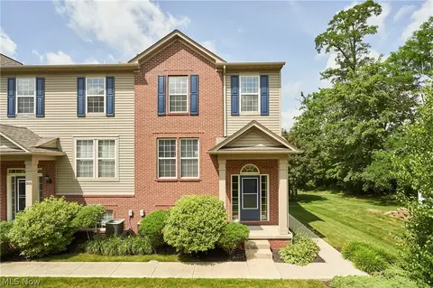 301 Kelsey Dr, Copley, OH 44321