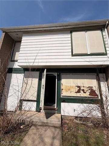 9337 Manor Ave, Cleveland, OH 44104