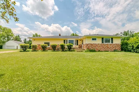 11725 Pekin Rd, Newbury, OH 44065