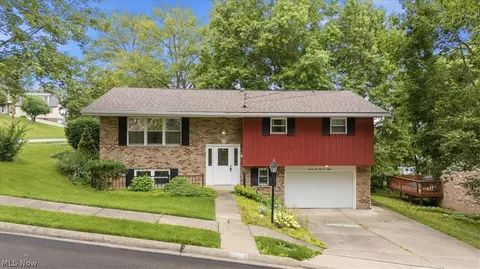 2608 Capital Dr, Parkersburg, WV 26101
