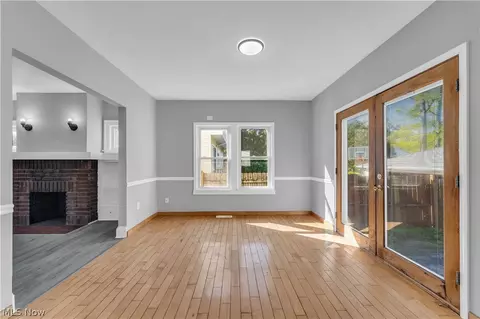 Living - 340 E 276th St, Euclid, OH 44132 photo 5 of 7