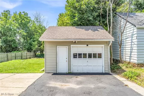 Exterior - 340 E 276th St, Euclid, OH 44132 photo 8 of 8