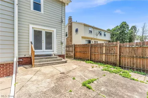 Exterior - 340 E 276th St, Euclid, OH 44132 photo 7 of 8