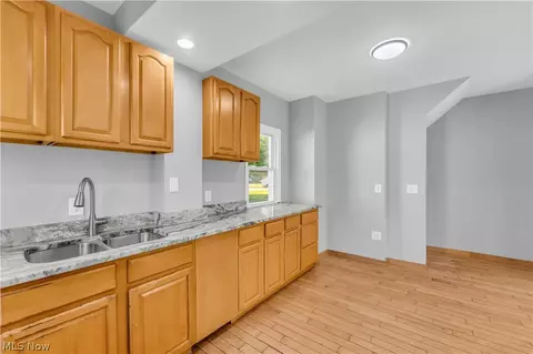 Kitchen - 340 E 276th St, Euclid, OH 44132 photo 2 of 2