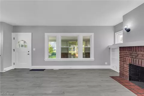 Living - 340 E 276th St, Euclid, OH 44132 photo 1 of 7
