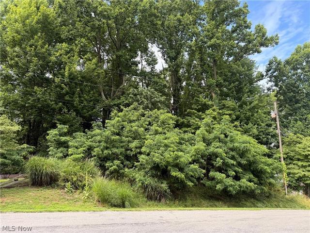 23 Latonka Trl, Malvern, OH 44644
