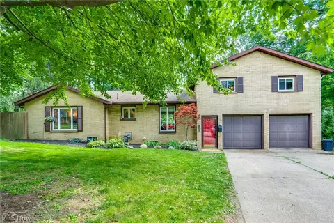 1501 Corrib Ave NW, Canton, OH 44708