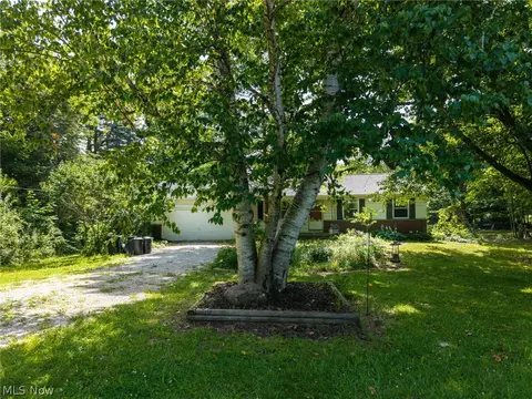 8061 Yoder Rd, Seville, OH 44273