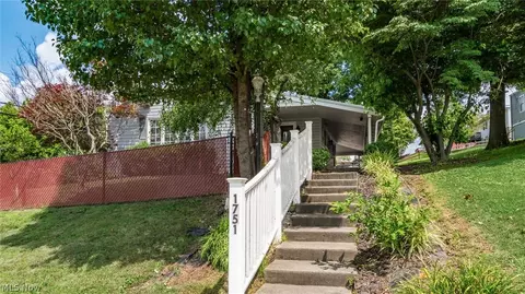 1751 Blaine Ave, Cambridge, OH 43725