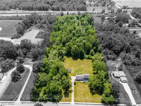 4760 Oster Rd, Sheffield Village, OH 44054