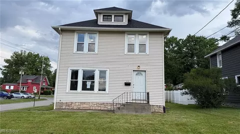 310 Broad St, Wadsworth, OH 44281