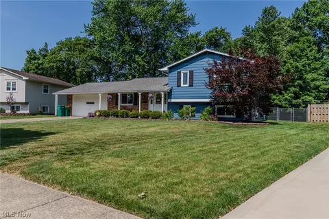 6478 Fairfax Dr, Mentor, OH 44060