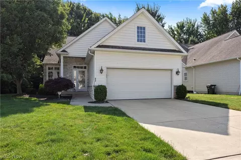 652 Lakeside Dr, Avon Lake, OH 44012
