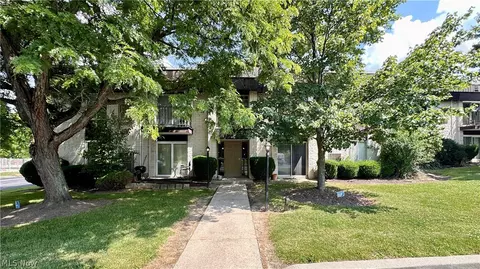 8557 N Akins Rd #204, North Royalton, OH 44133