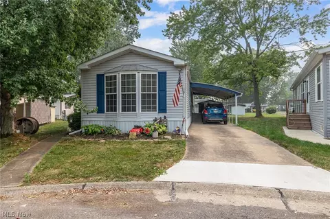 15 Elgin Oval, Olmsted Twp, OH 44138