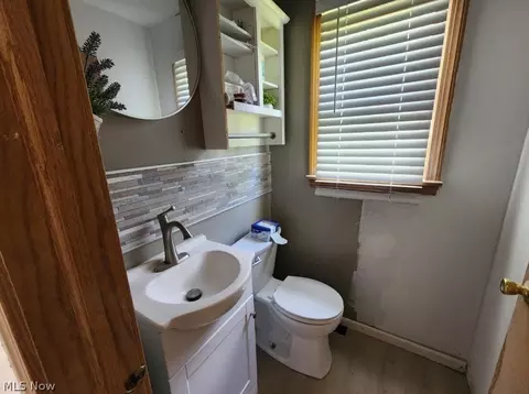 Bath - 798 Devitt Ave, Campbell, OH 44405 photo 1 of 4