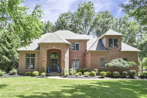 29228 Regency Cir, Westlake, OH 44145