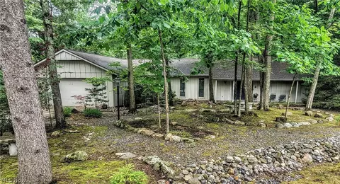 11604 Park Moss Ave, Strongsville, OH 44136