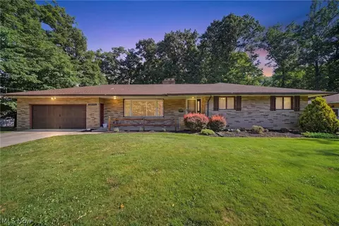 14000 Bagley Rd, Middleburg Heights, OH 44130