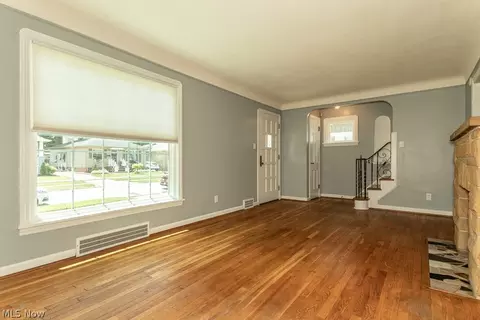 6106 Bradley Ave, Parma, OH 44129 photo 4