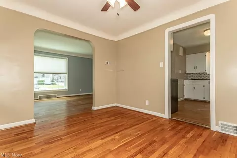 6106 Bradley Ave, Parma, OH 44129 photo 8