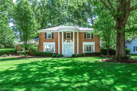 1385 Queen Annes Gate, Westlake, OH 44145