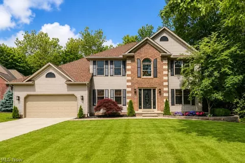 8200 Sheltered Cv, Mentor, OH 44060