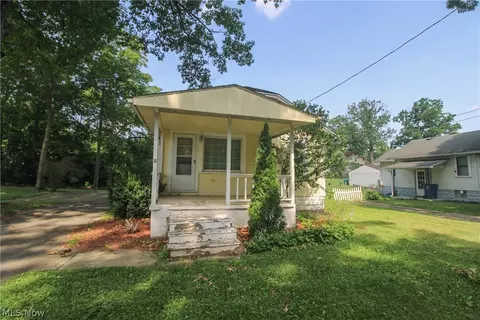 710 Battles Ave, Niles, OH 44446
