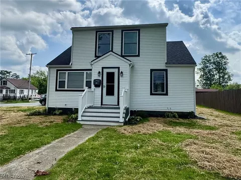 3706 Fargo Dr, Ashtabula, OH 44004