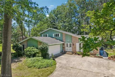 Exterior - 4300 Washington Ave, Lorain, OH 44052 photo 3 of 9
