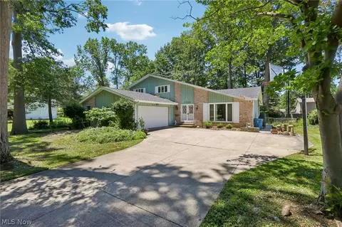 Exterior - 4300 Washington Ave, Lorain, OH 44052 photo 4 of 9