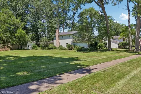 Exterior - 4300 Washington Ave, Lorain, OH 44052 photo 8 of 9